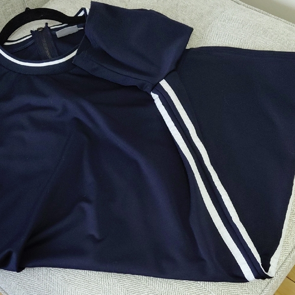 Navy Short-Sleeve Midi Dress with Contrast Trim - Picture 4 of 6